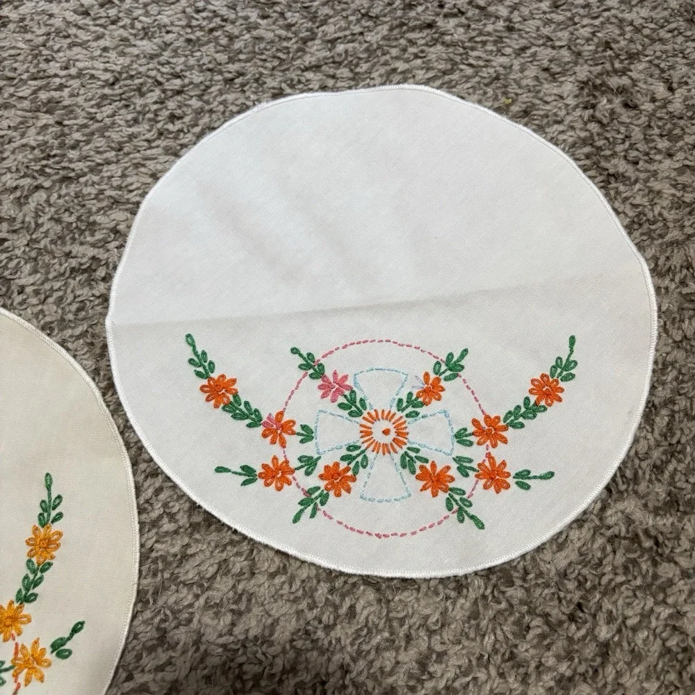 Collectible Handmade Embroidered Doily Set 2 White Cross Stitch Trim 9
